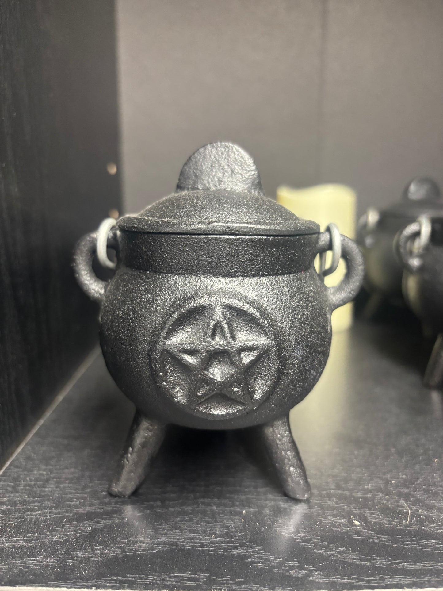 Traditional Cauldron with lid