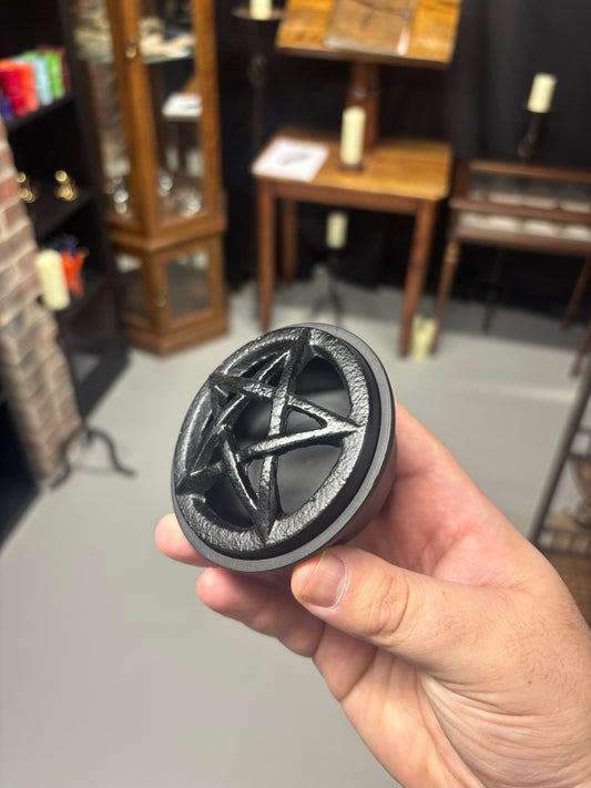 Cauldron w/ pentacle lid